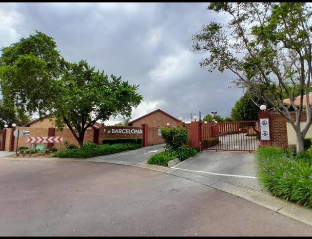 2 BEDROOM APARTMENT FOR SALE IN THE REEDS